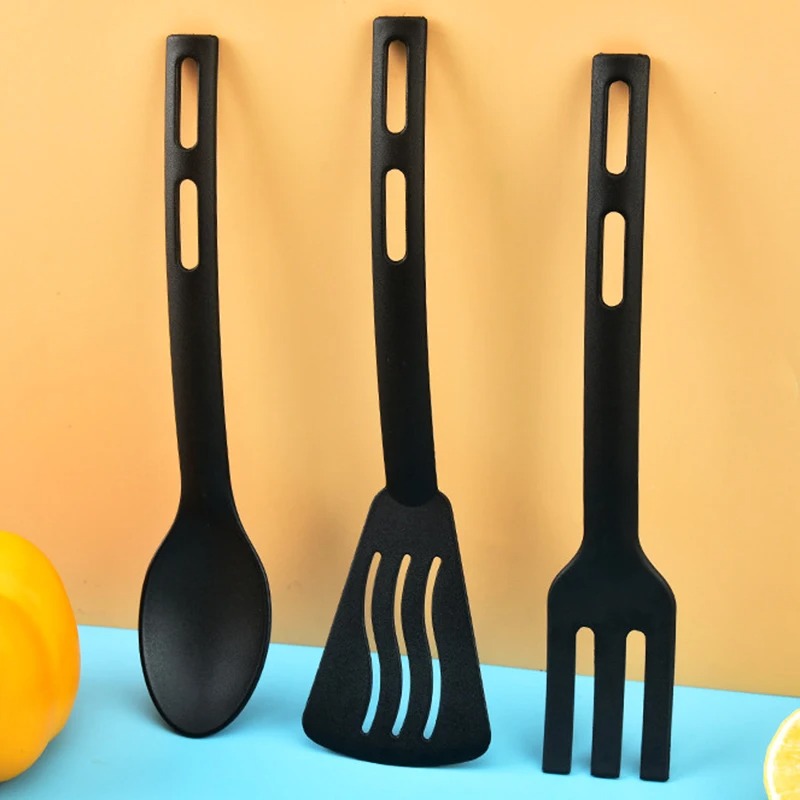 طقم أدوات مطبخ من النايلون 1/3 - مراجعة Quechua Camping Cooking Set وسعره