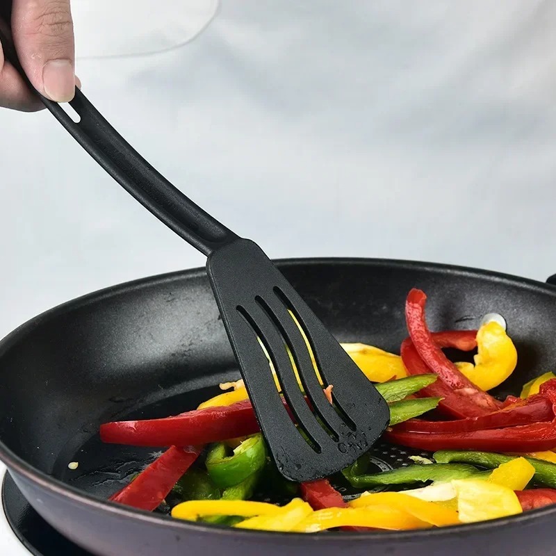 طقم أدوات مطبخ من النايلون 1/3 - مراجعة Quechua Camping Cooking Set وسعره