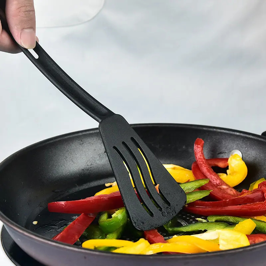 3 قطع من أدوات المطبخ المصنوعة - مراجعة Camping Cooking Essentials وسعره